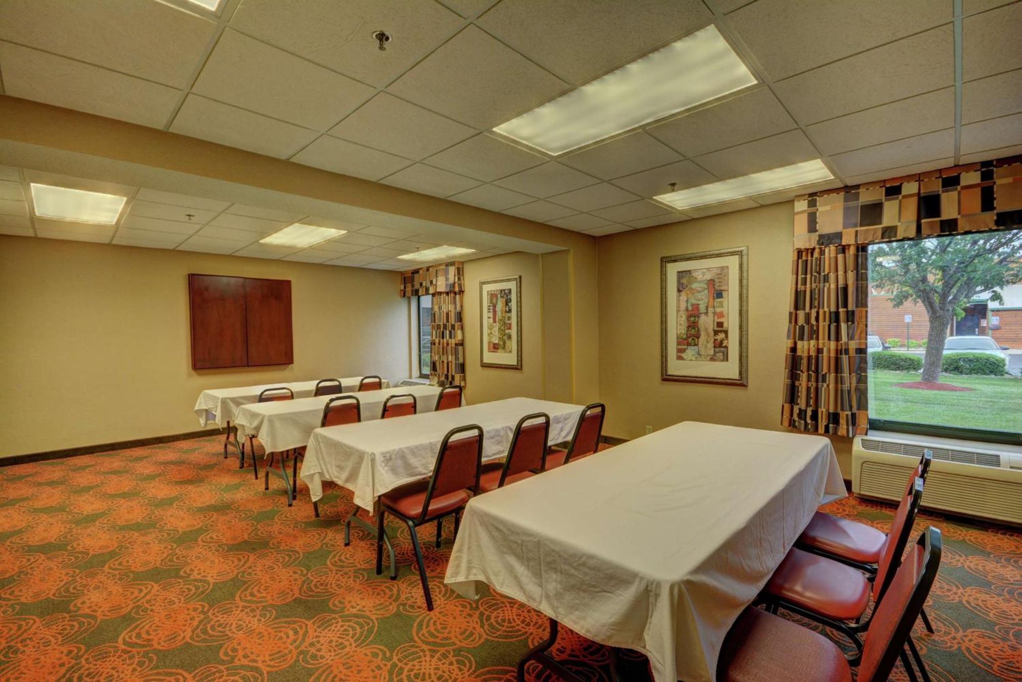 Hampton Inn By Hilton Indianapolis-South Southport Экстерьер фото